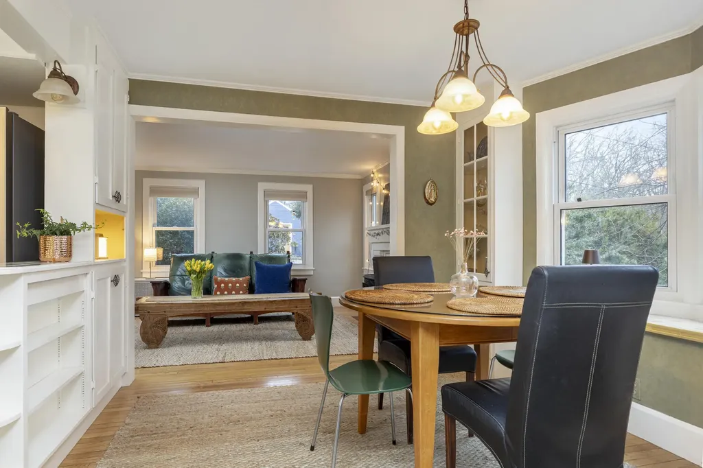 59 Ocean View Road Cape Elizabeth ME 04107