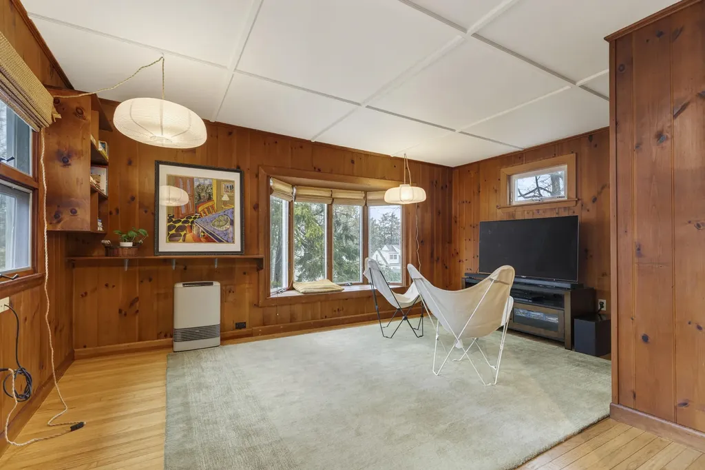 59 Ocean View Road Cape Elizabeth ME 04107