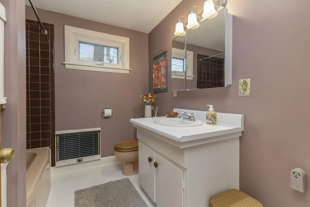 59 Ocean View Road Cape Elizabeth ME 04107