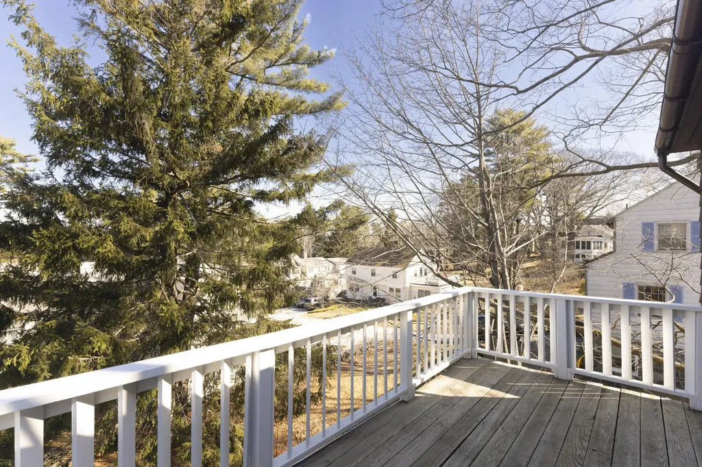 59 Ocean View Road Cape Elizabeth ME 04107