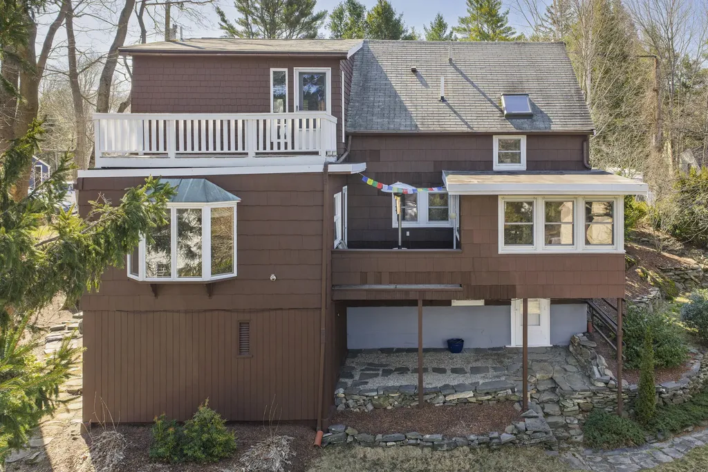 59 Ocean View Road Cape Elizabeth ME 04107