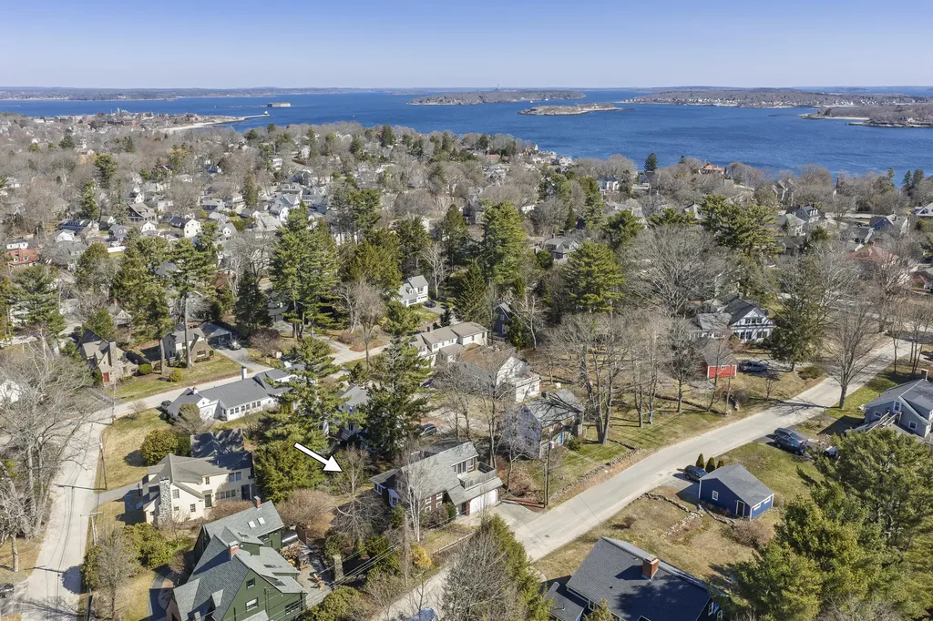 59 Ocean View Road Cape Elizabeth ME 04107