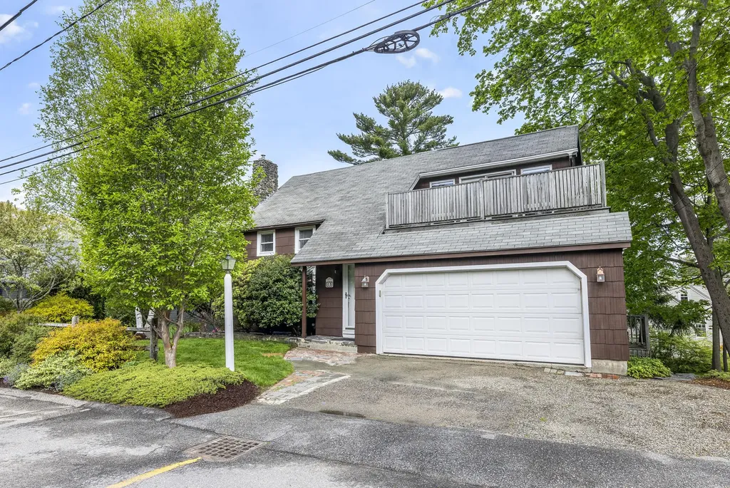59 Ocean View Road Cape Elizabeth ME 04107