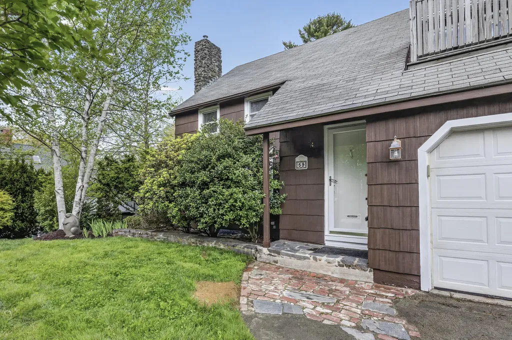 59 Ocean View Road Cape Elizabeth ME 04107
