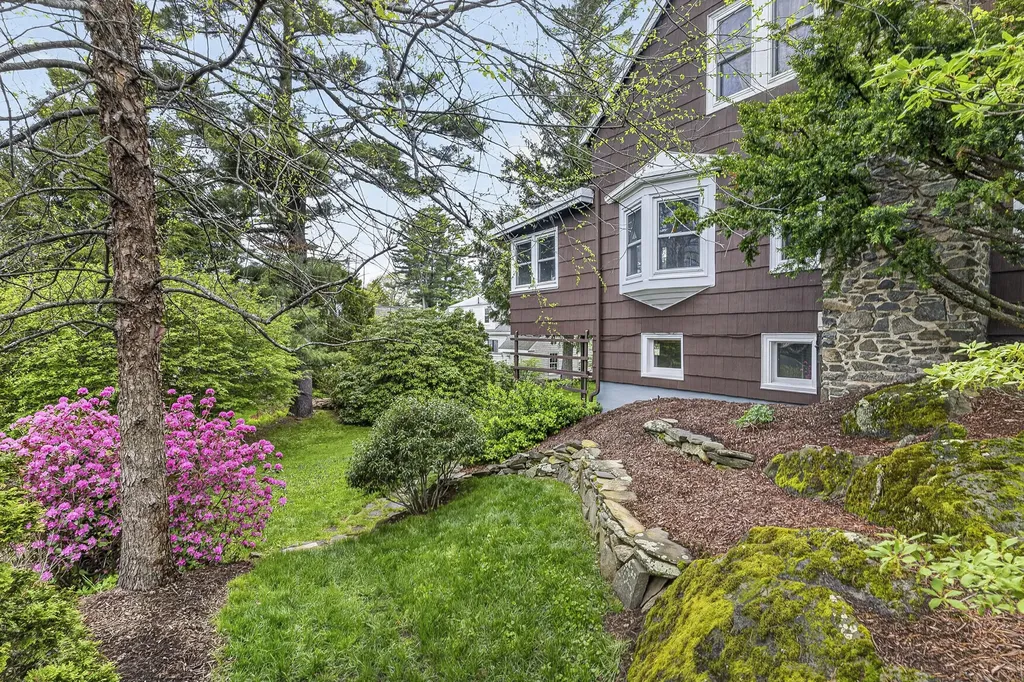 59 Ocean View Road Cape Elizabeth ME 04107
