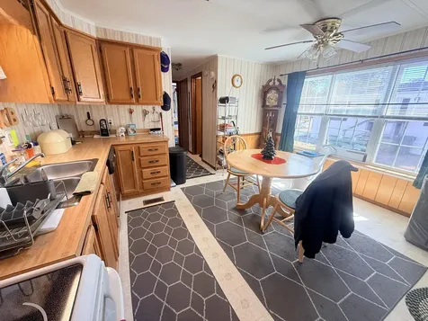 19 Larry Lane Brunswick ME 04011