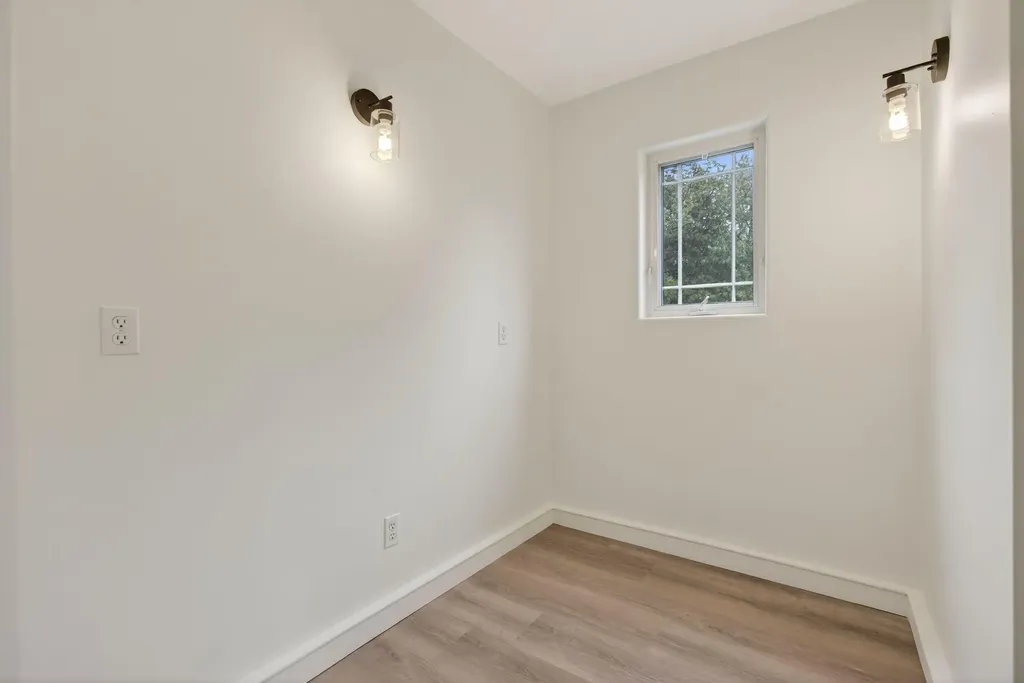 9 Hoffman's Way Georgetown ME 04548
