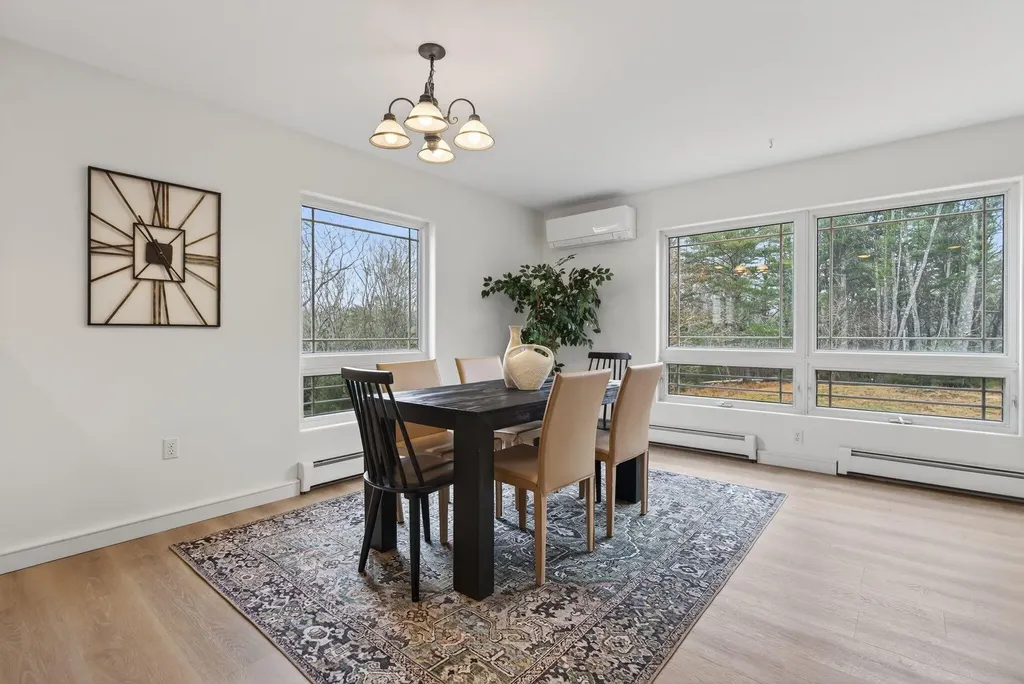 9 Hoffman's Way Georgetown ME 04548