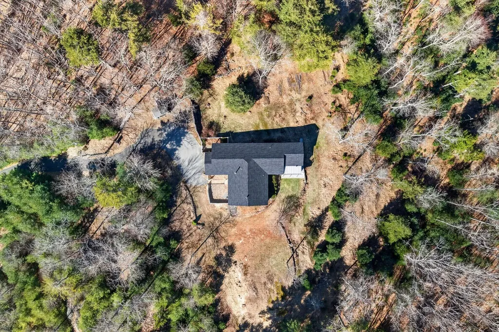 9 Hoffman's Way Georgetown ME 04548