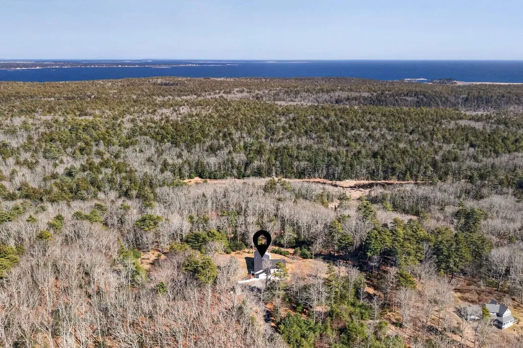 9 Hoffman's Way Georgetown ME 04548
