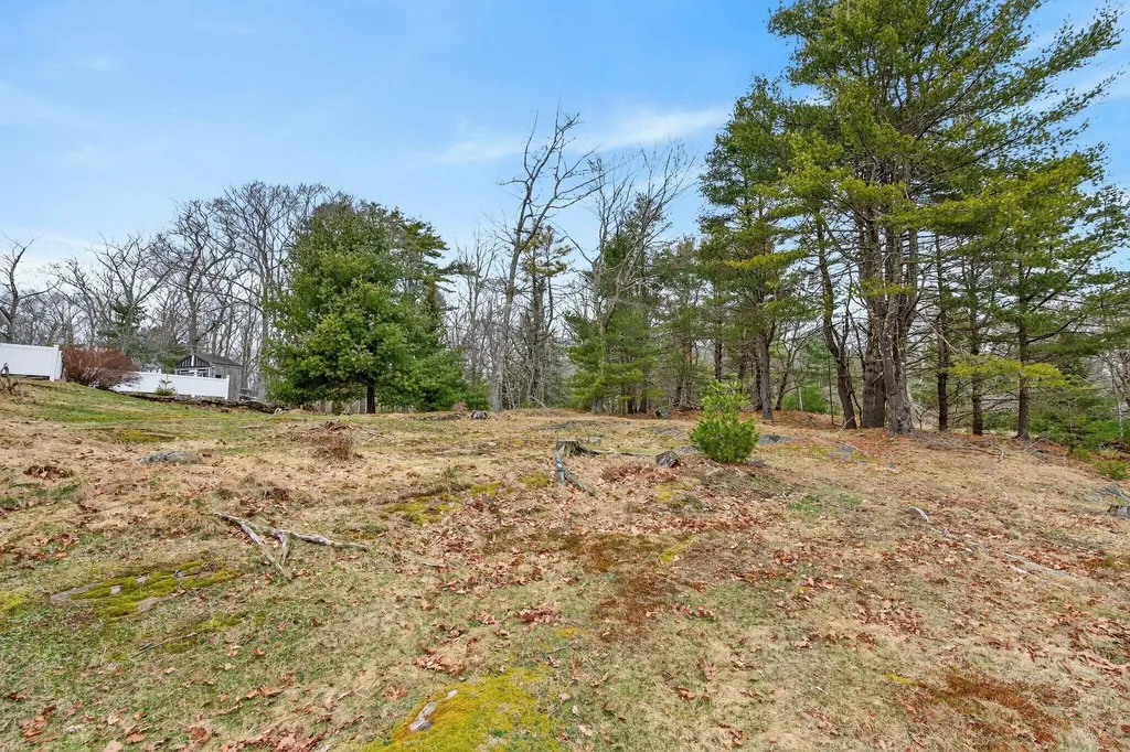 9 Hoffman's Way Georgetown ME 04548