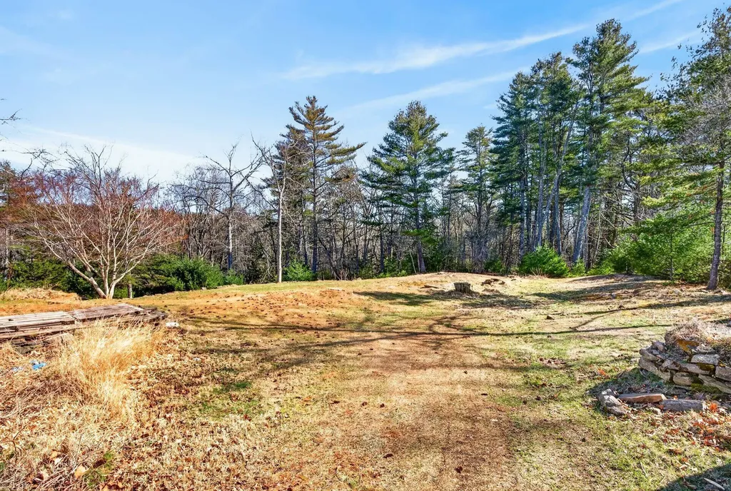 9 Hoffman's Way Georgetown ME 04548