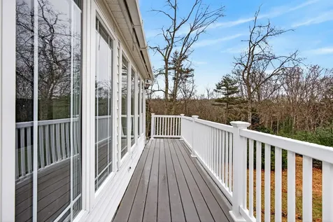 9 Hoffman's Way Georgetown ME 04548