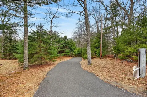 9 Hoffman's Way Georgetown ME 04548