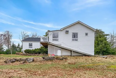 9 Hoffman's Way Georgetown ME 04548