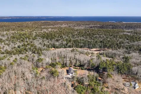 9 Hoffman's Way Georgetown ME 04548