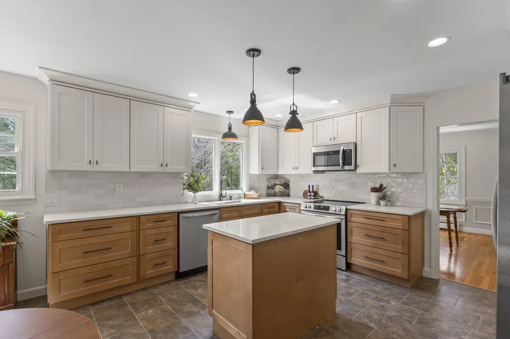 847 Middlesex Road Topsham ME 04086