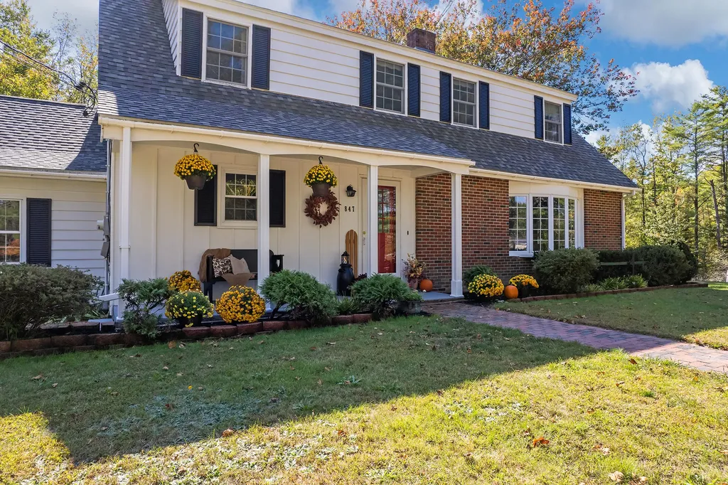 847 Middlesex Road Topsham ME 04086