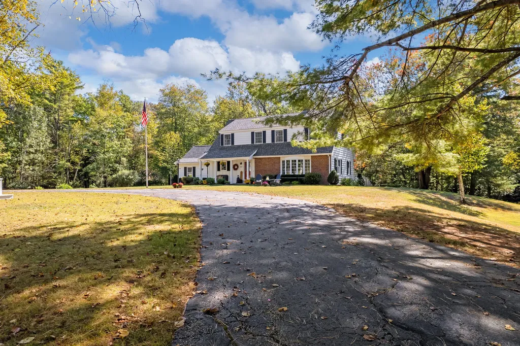 847 Middlesex Road Topsham ME 04086