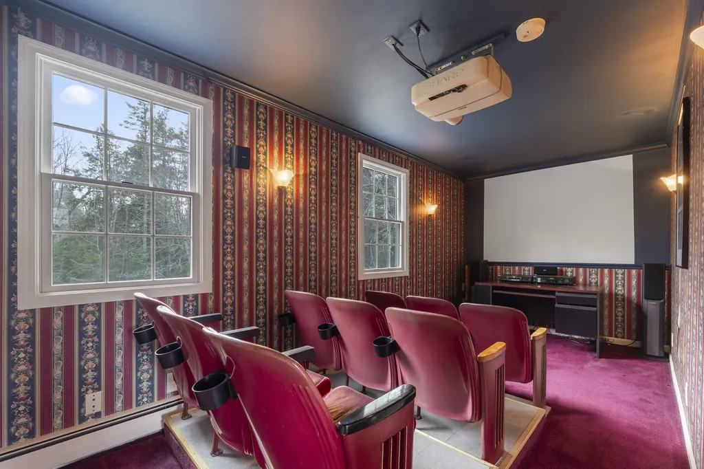 847 Middlesex Road Topsham ME 04086