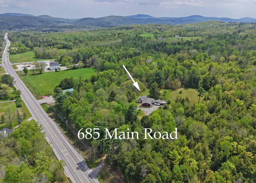 685 Main Road Holden ME 04429