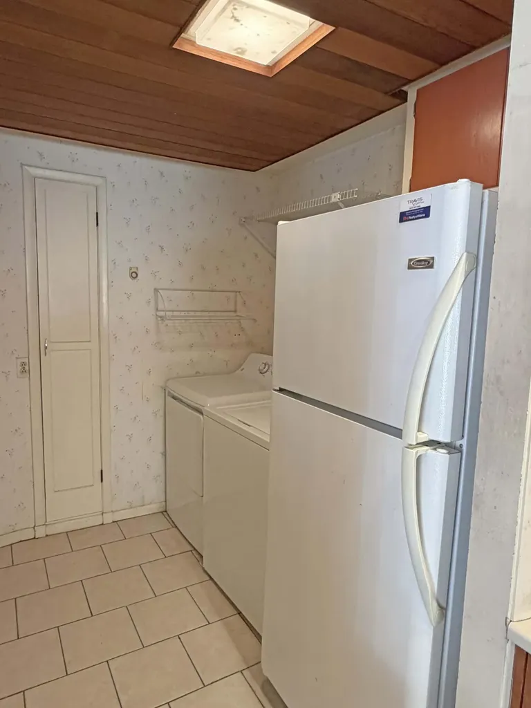 685 Main Road Holden ME 04429