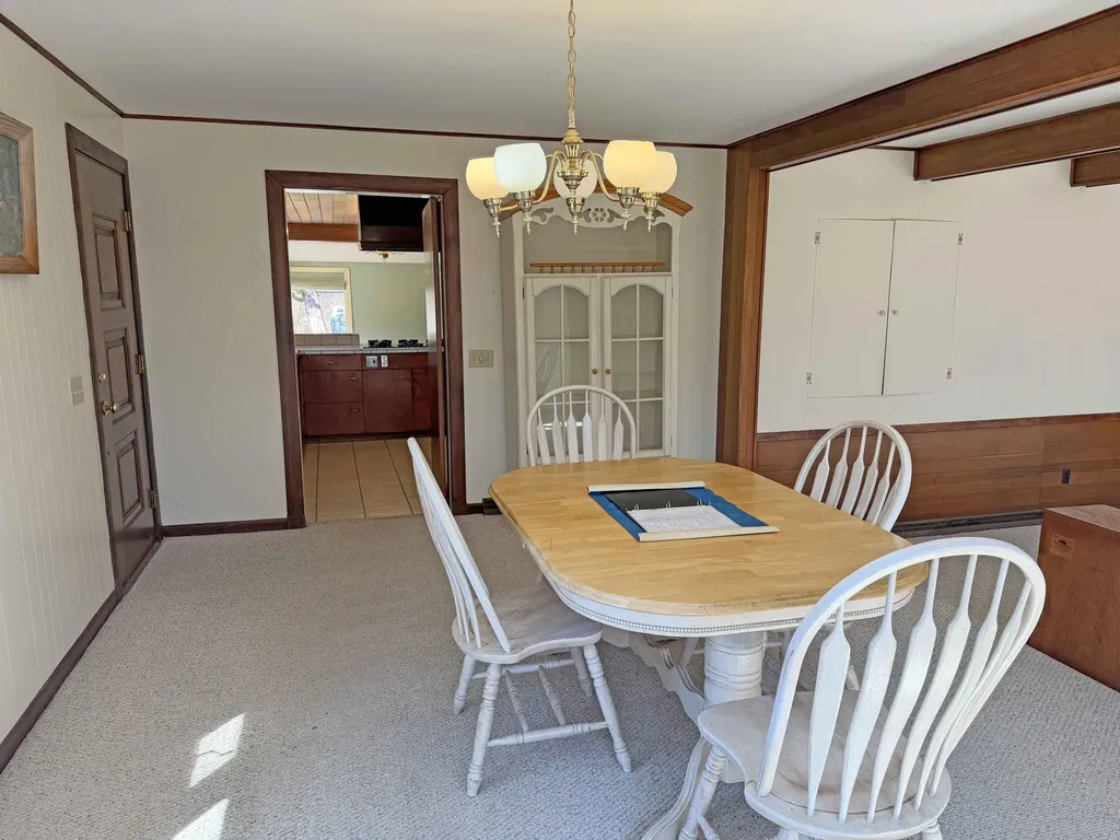 685 Main Road Holden ME 04429