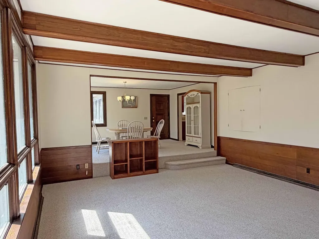 685 Main Road Holden ME 04429