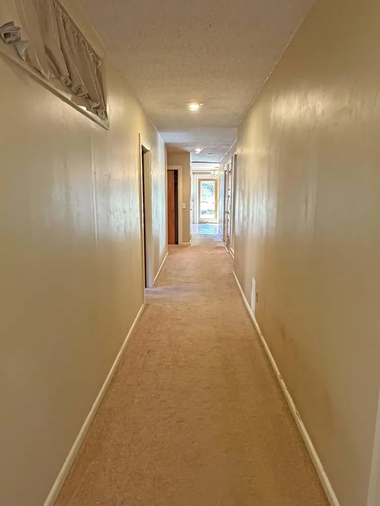 685 Main Road Holden ME 04429