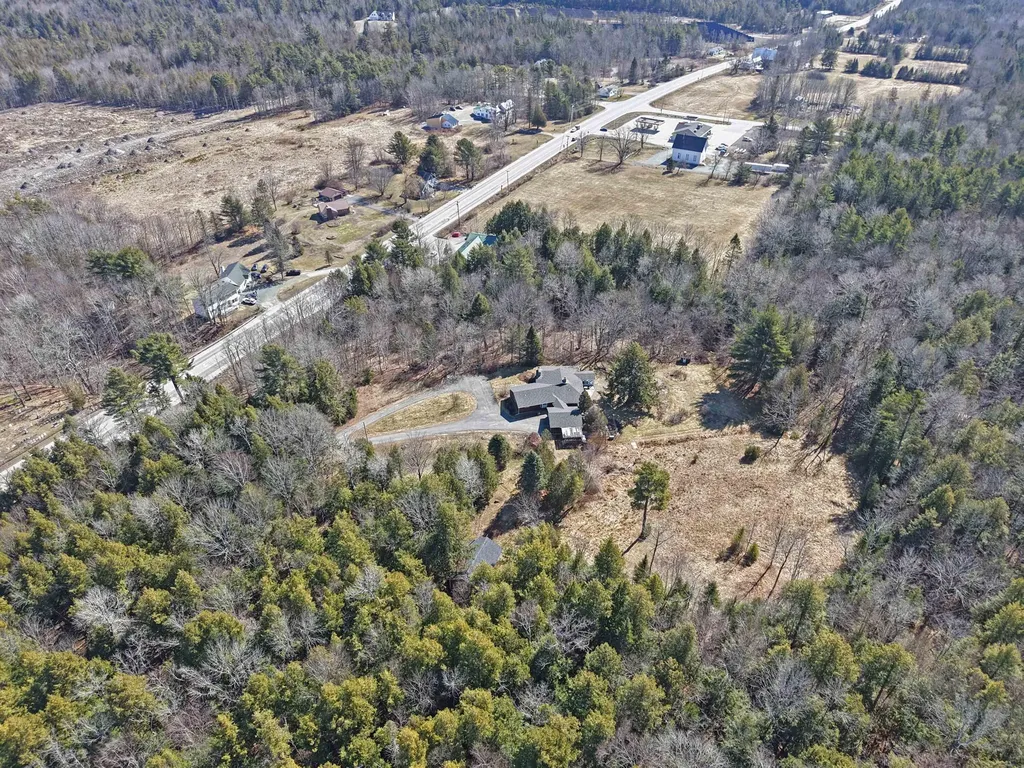 685 Main Road Holden ME 04429