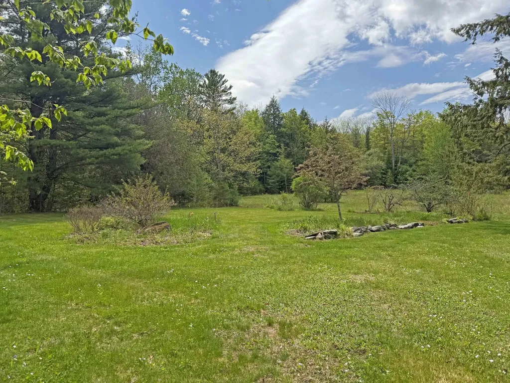 685 Main Road Holden ME 04429