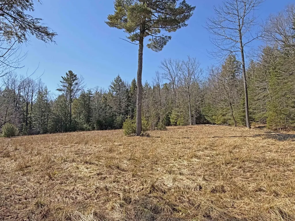 685 Main Road Holden ME 04429