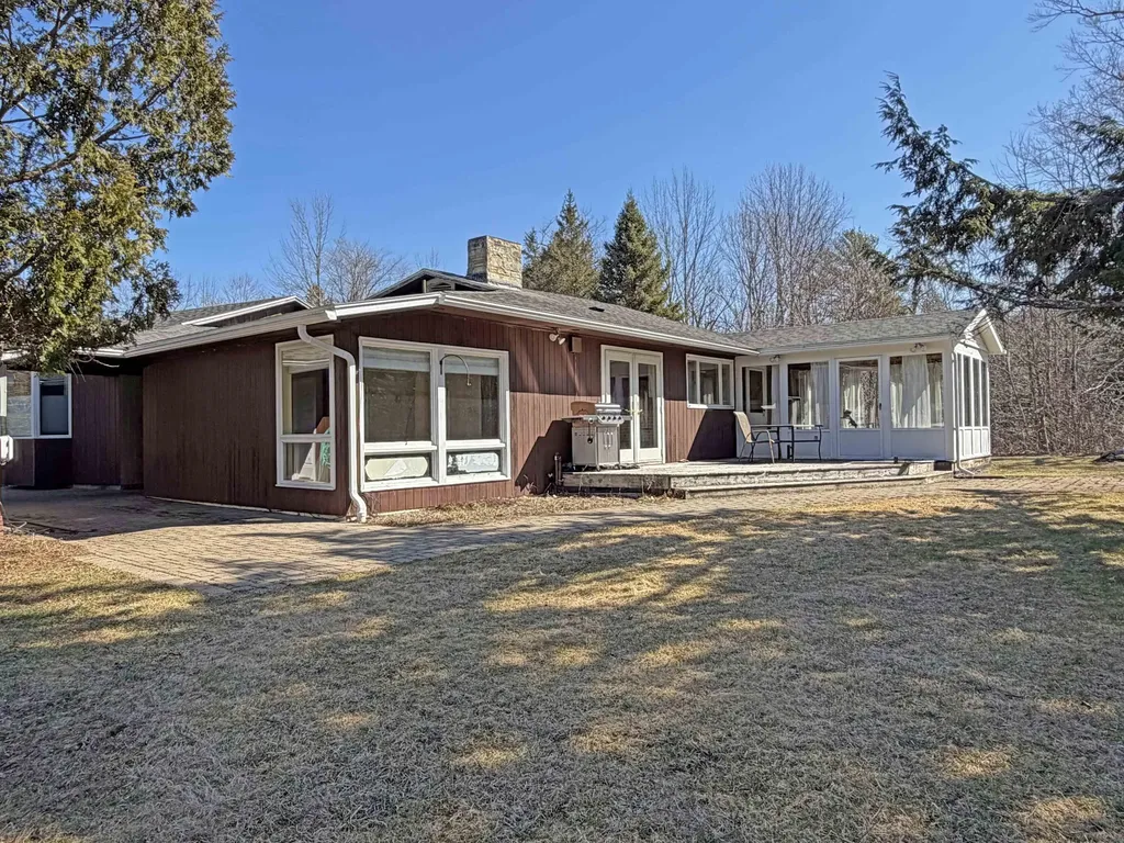 685 Main Road Holden ME 04429