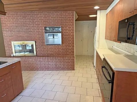 685 Main Road Holden ME 04429