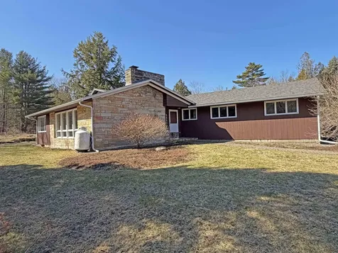 685 Main Road Holden ME 04429