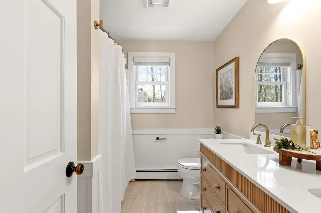 47 Glen Road Yarmouth ME 04096