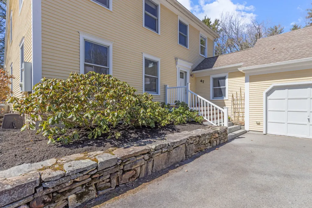 47 Glen Road Yarmouth ME 04096