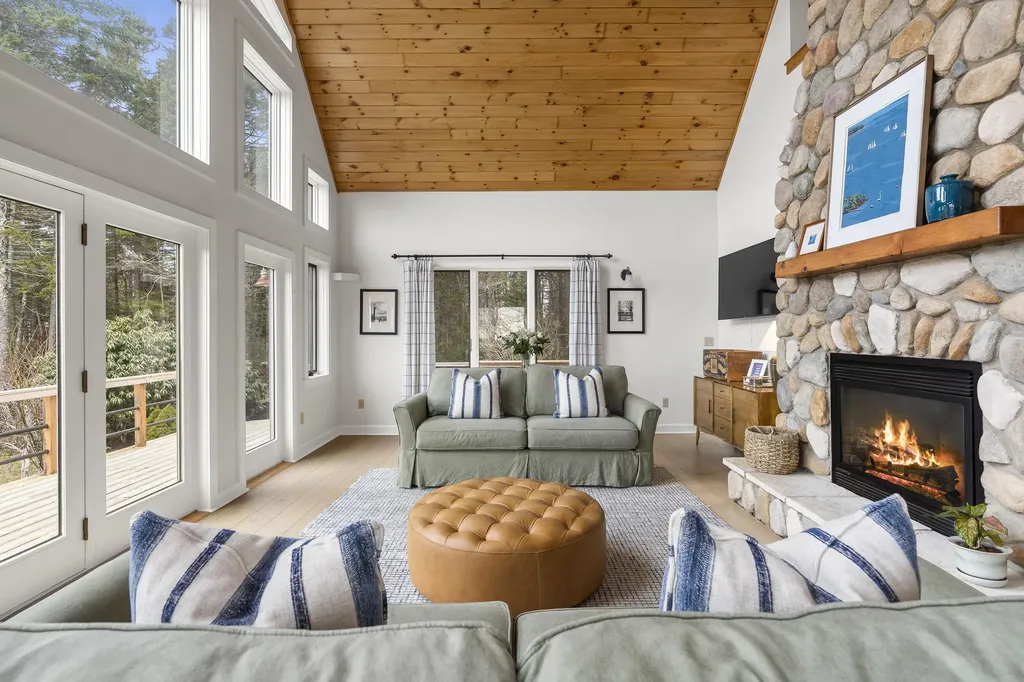 42 Ridgeview Lane Harpswell ME 04079