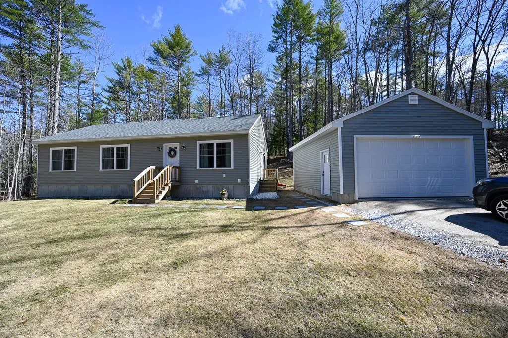 84 Harbor View Road Limerick ME 04048
