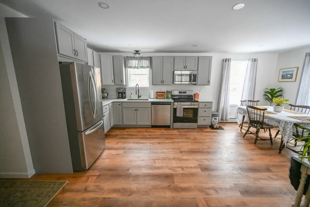 84 Harbor View Road Limerick ME 04048