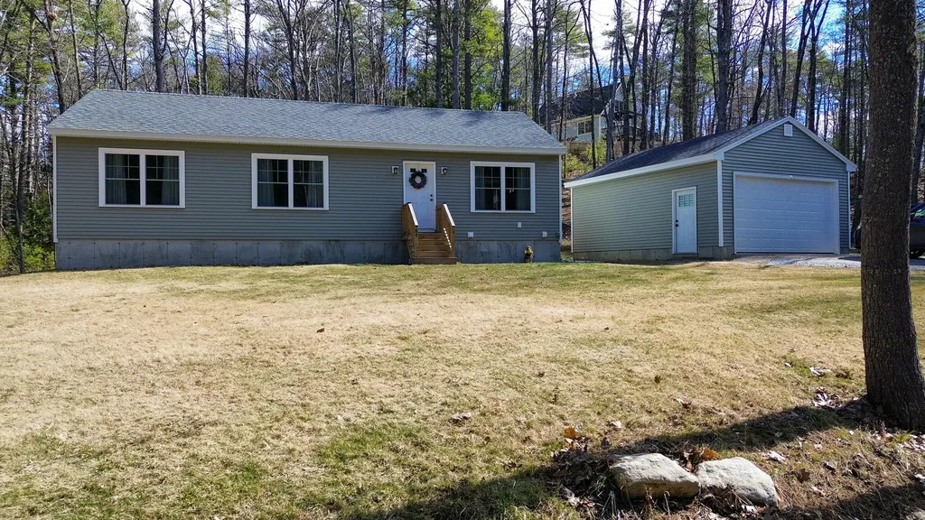 84 Harbor View Road Limerick ME 04048