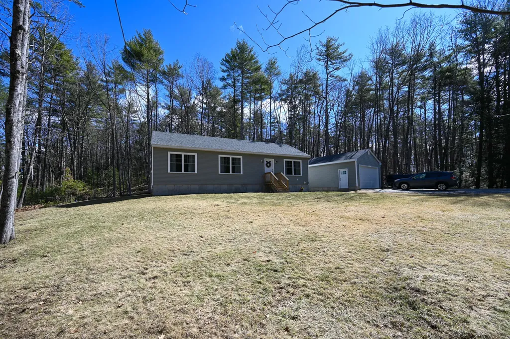 84 Harbor View Road Limerick ME 04048