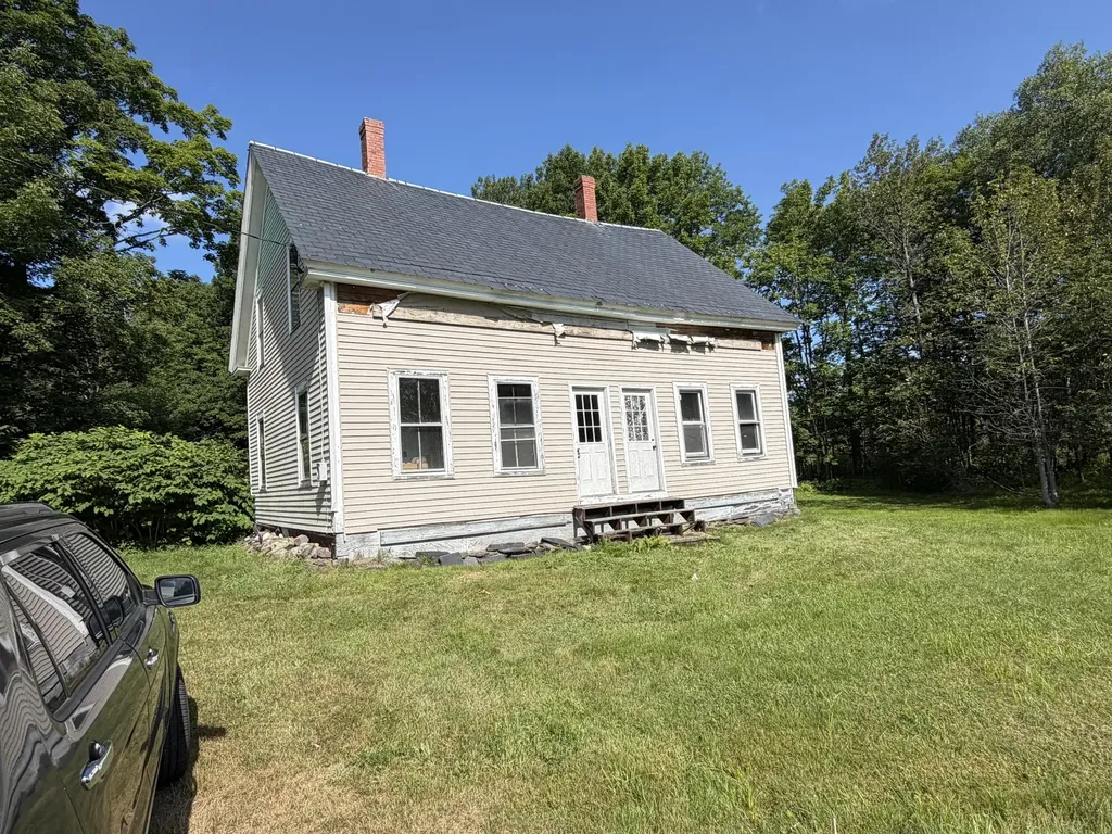 4 Chapin Avenue Monson ME 04464