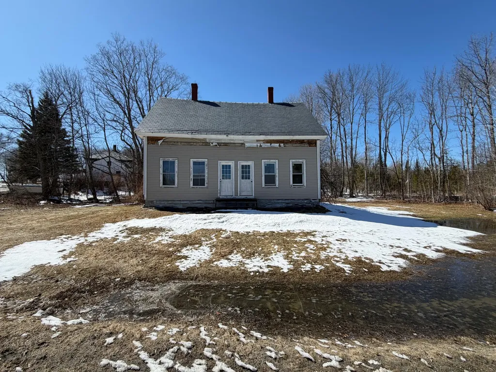 4 Chapin Avenue Monson ME 04464