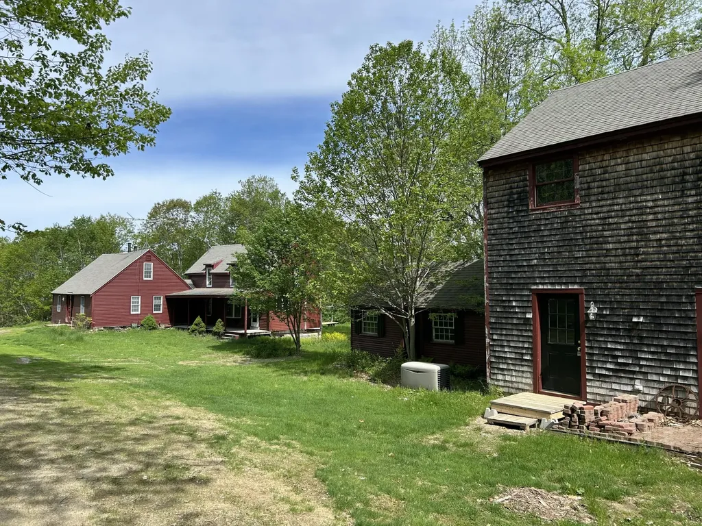 704 Cedar Grove Road Dresden ME 04342