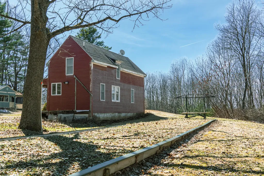 704 Cedar Grove Road Dresden ME 04342