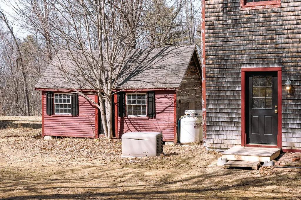 704 Cedar Grove Road Dresden ME 04342