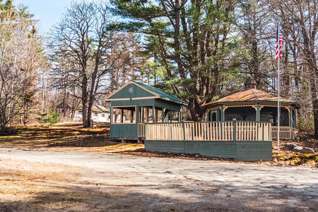704 Cedar Grove Road Dresden ME 04342