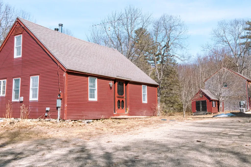 704 Cedar Grove Road Dresden ME 04342