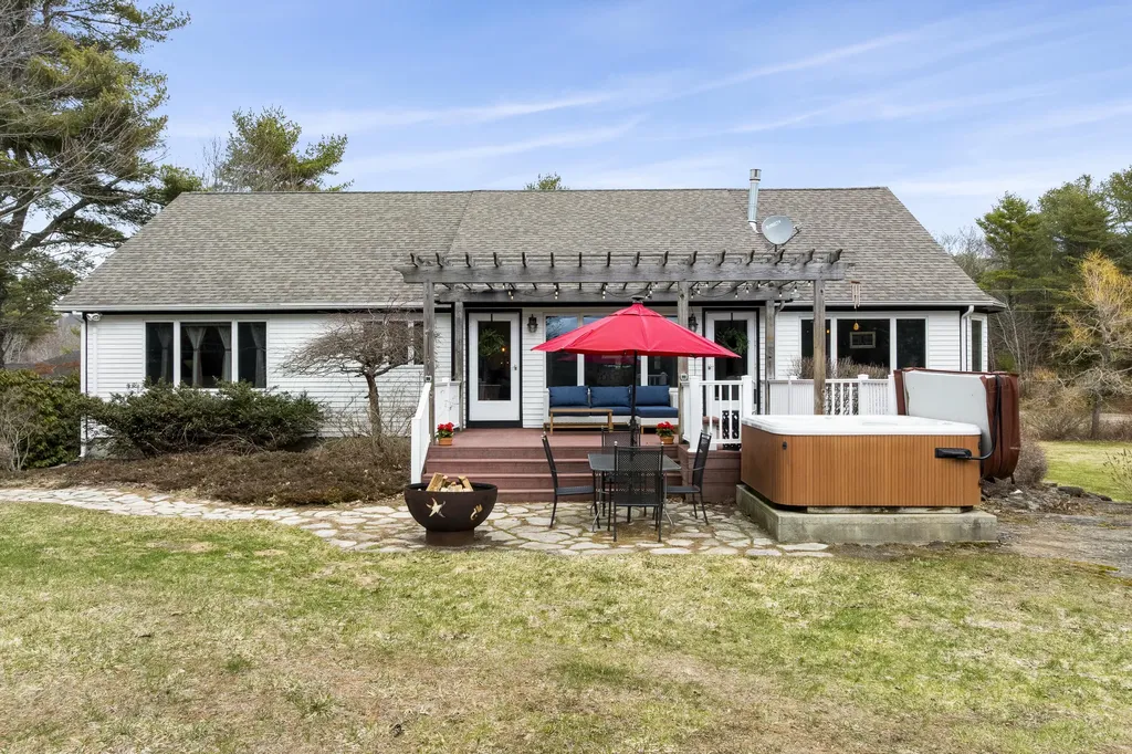 7 Bushy Isle View Phippsburg ME 04562